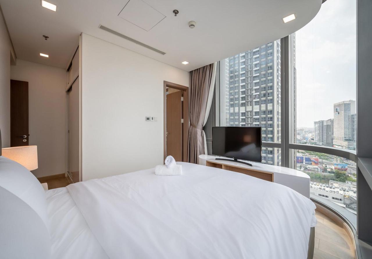 Landmark 81 - Imperial Residence Хошимин Экстерьер фото
